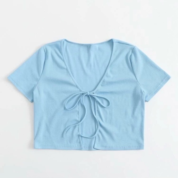 Shein front tie crop top - Picture 3 of 4